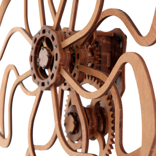 Kinetische Wandkunst-Skulptur im geometrischen Design