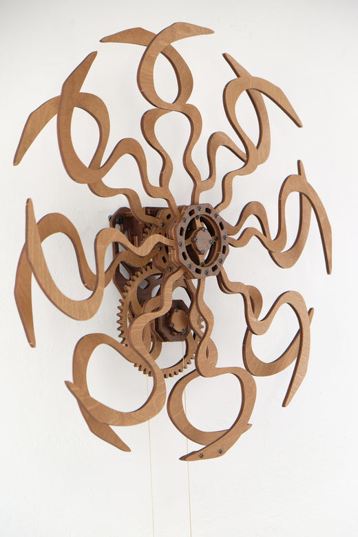 Kinetische Wandkunst-Skulptur im geometrischen Design