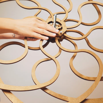 Kinetische Wandkunst-Skulptur im geometrischen Design