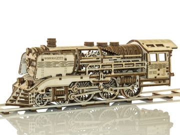 Holzexpress mit Gleisen