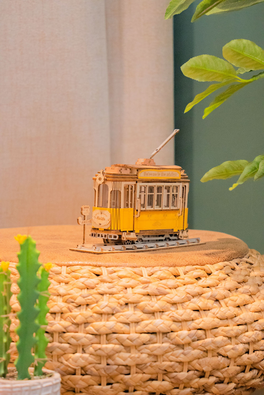 Robotime – Straßenbahn | 3D Holzpuzzle