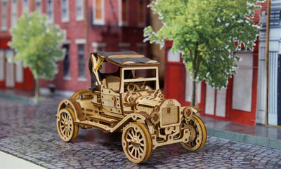 Retro-Auto UGR-T Vintage-Modellwagen