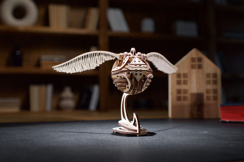 Ugears – Goldener Schnatz™ Fliegende Quidditch™-Kugel | 3D Holzpuzzle