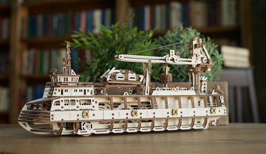 FORSCHUNGSSCHIFF Expeditionskreuzer