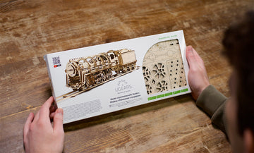 DAMPFLOKOMOTIVE MIT TENDER Wagen
