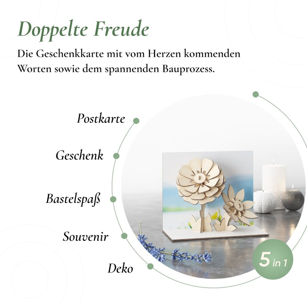 Postkarte “Lovely flower” - Lama Welt