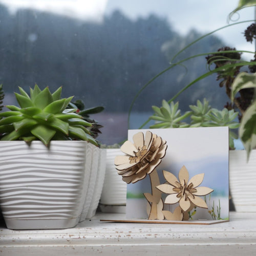 Postkarte “Lovely flower” - Lama Welt