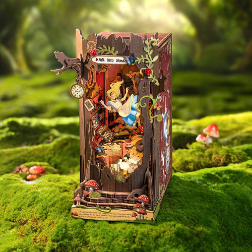 Robotime l Alice Adventure l Book Nook - Lama Welt