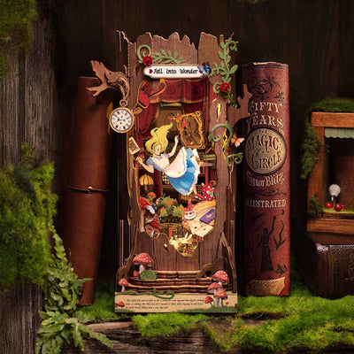 Robotime l Alice Adventure l Book Nook - Lama Welt