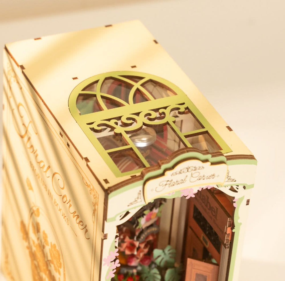 Robotime l Blumenecke | Book Nook - Lama Welt