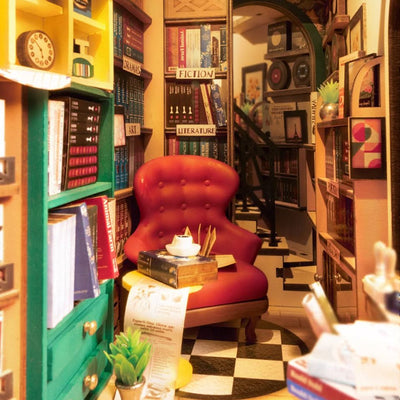 Robotime l Buchladen | Book Nook - Lama Welt