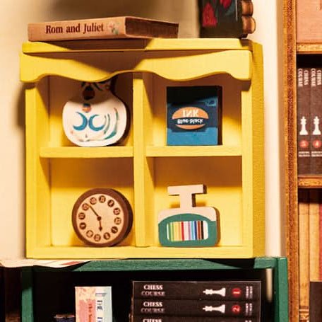 Robotime l Buchladen | Book Nook - Lama Welt