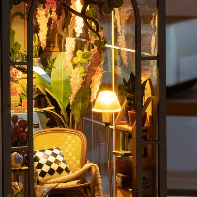 Robotime l Gartenhaus | Book Nook - Lama Welt