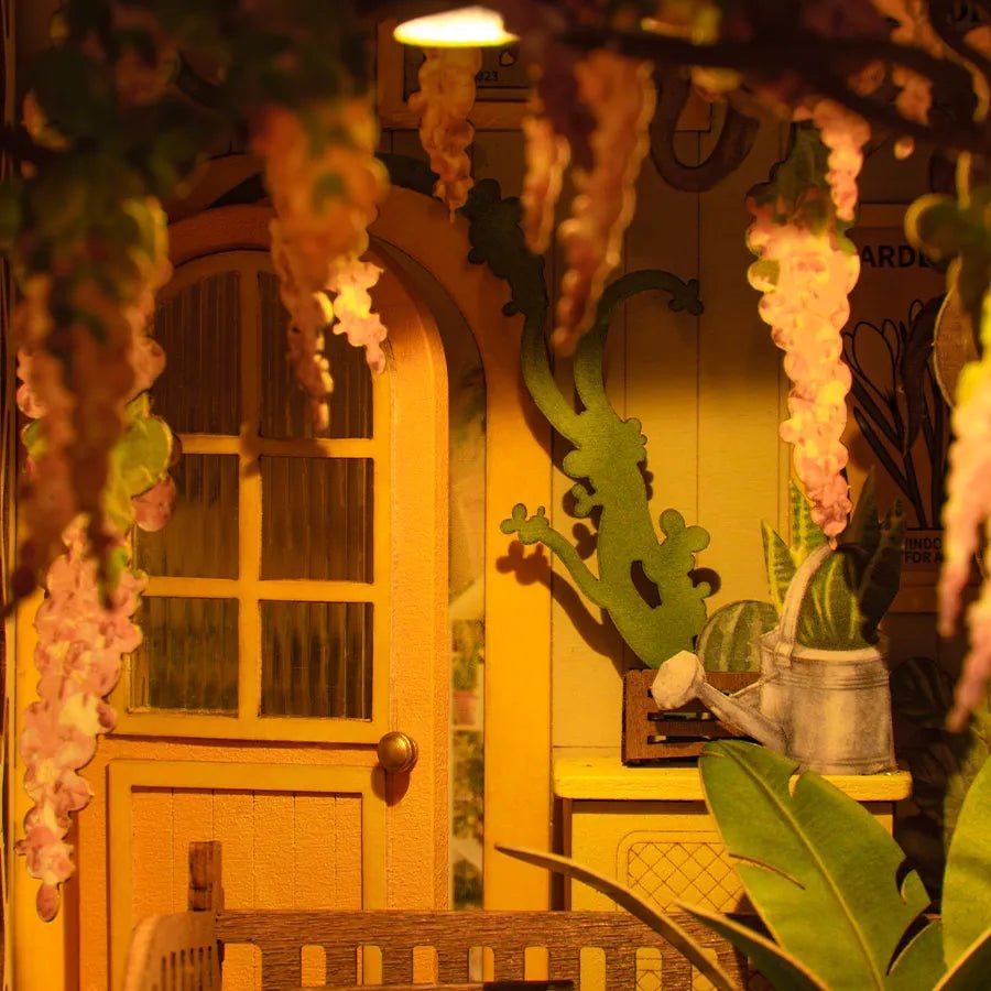 Robotime l Gartenhaus | Book Nook - Lama Welt