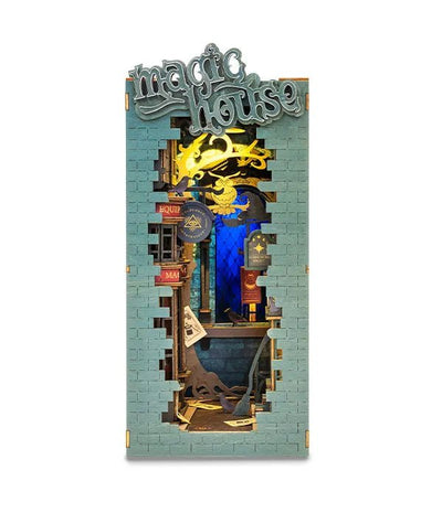 Robotime l Magisches Haus | Book Nook - Lama Welt