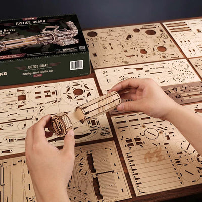 Robotime | Mechanisches Holzmaschinengewehr „Rotating Barrel Machine Gun“ | 3D Holzpuzzle - Lama Welt