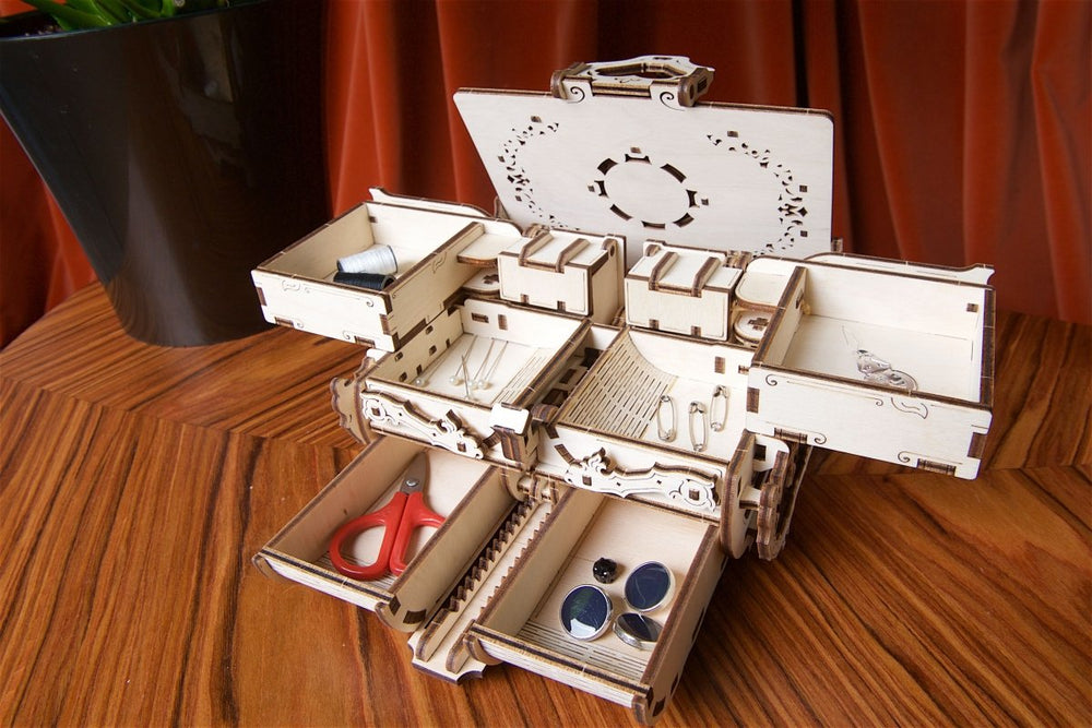 Ugears – Antike Schatzkiste Schatulle | 3D Holzpuzzle - Lama Welt