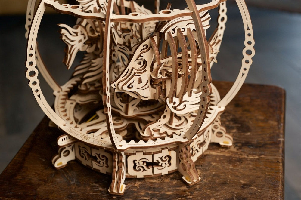 Ugears – Aquarium Wasserterrarium Fischbecken | 3D Holzpuzzle - Lama Welt