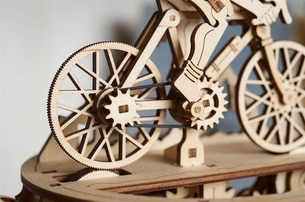 Ugears – Automaton “Fahrradfahrer” Radfahrermodell | 3D Holzpuzzle - Lama Welt