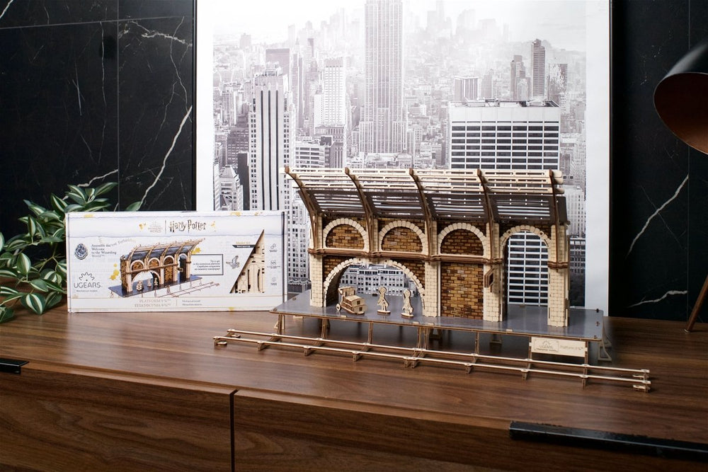 Ugears – Bahnsteig 9 ¾™ Hogwarts - Bahnhof | 3D Holzpuzzle - Lama Welt