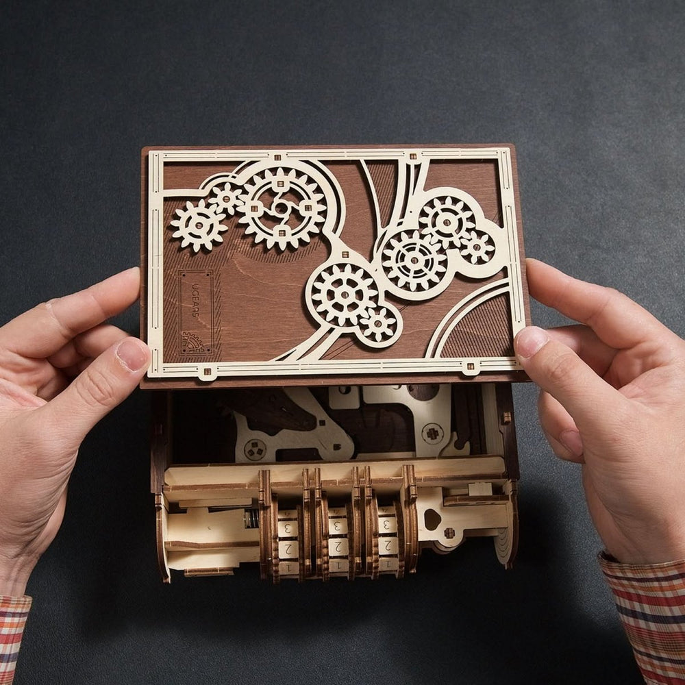 Ugears – Buch Der Geheimnisse Zauberbuch | 3D Holzpuzzle - Lama Welt