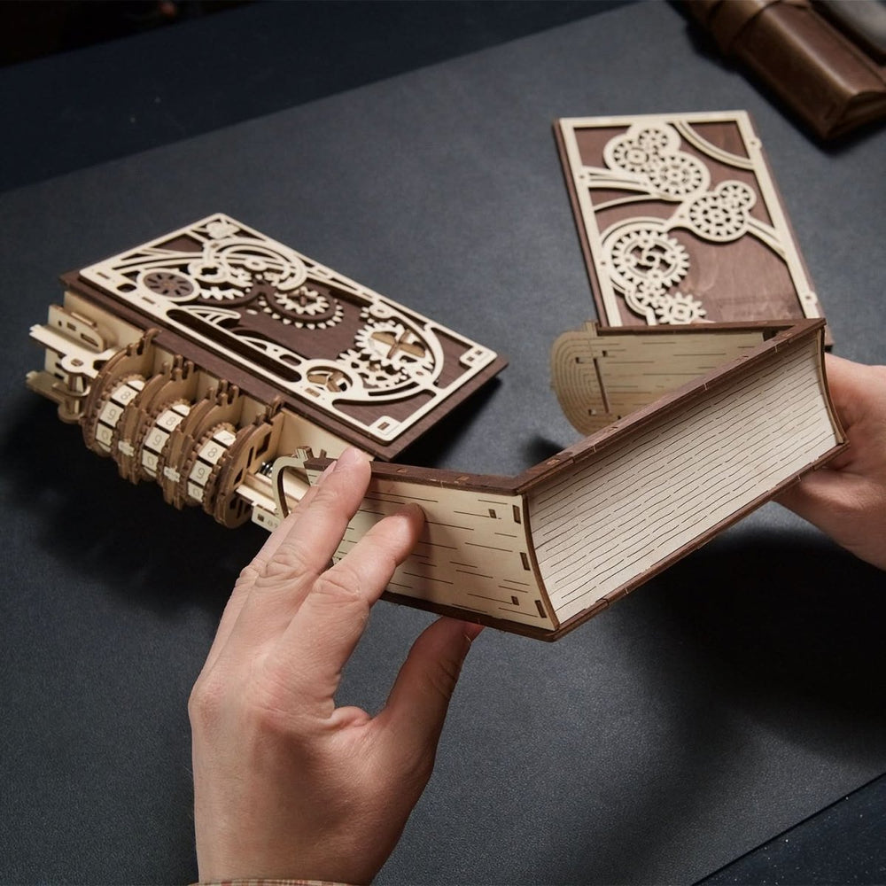 Ugears – Buch Der Geheimnisse Zauberbuch | 3D Holzpuzzle - Lama Welt