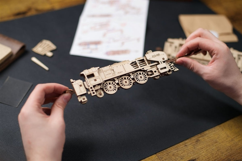 Ugears – Dampf - Express 2,5D - Puzzle Zugmodell | 3D Holzpuzzle - Lama Welt