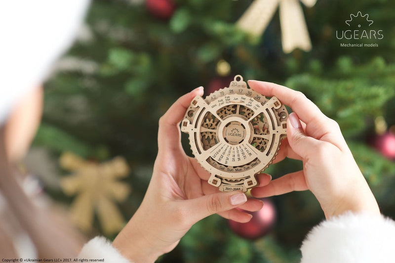 Ugears – Datums - Navigator Mechanischer Kalender | 3D Holzpuzzle - Lama Welt