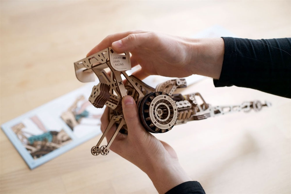 Ugears – Dragster Highspeed - Rennwagen | 3D Holzpuzzle - Lama Welt