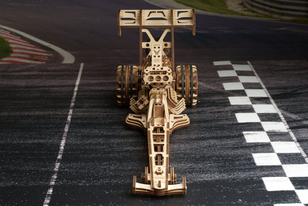 Ugears – Dragster Highspeed - Rennwagen | 3D Holzpuzzle - Lama Welt