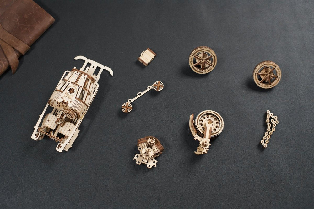 Ugears – Dreiradfahrzeug Ugr - S Sportroadster | 3D Holzpuzzle - Lama Welt