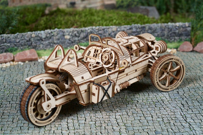 Ugears – Dreiradfahrzeug Ugr - S Sportroadster | 3D Holzpuzzle - Lama Welt