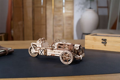 Ugears – Dreiradfahrzeug Ugr - S Sportroadster | 3D Holzpuzzle - Lama Welt