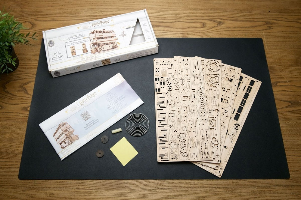 Ugears – Fahrende Ritter™ Mystischer Dreideckerbus | 3D Holzpuzzle - Lama Welt