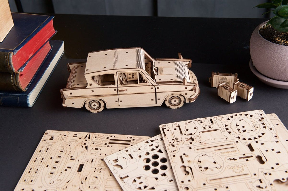 Ugears – Fliegender Ford Anglia™ | Harry Potter Flugauto | 3D Holzpuzzle - Lama Welt