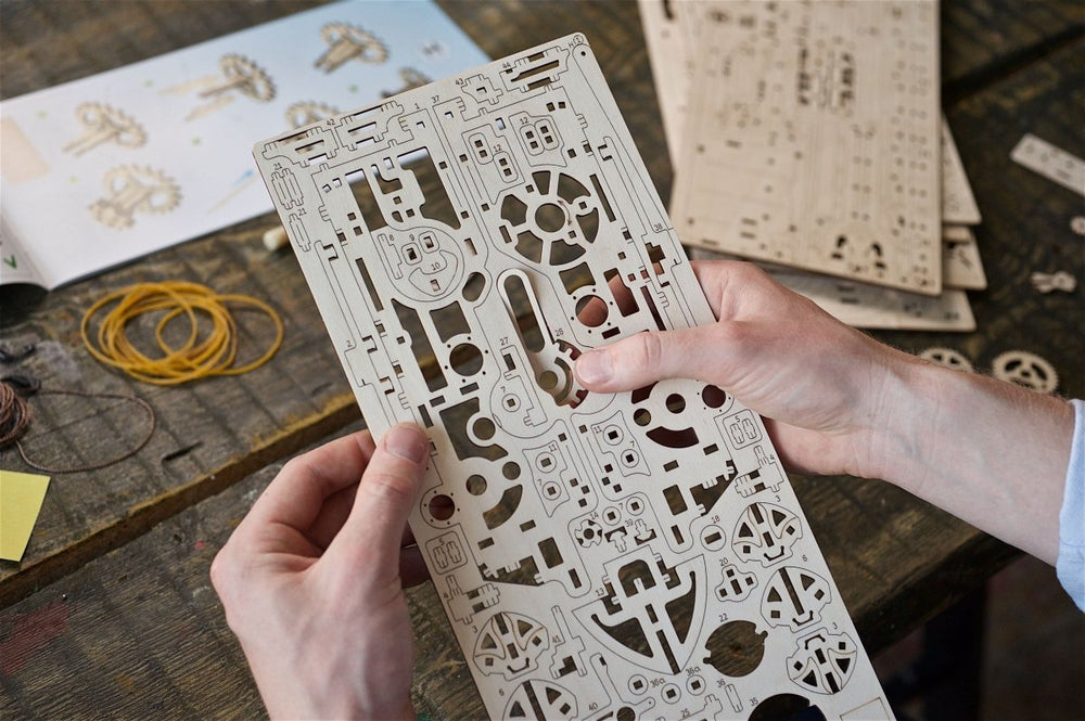 Ugears – Forschungsschiff Expeditionskreuzer | 3D Holzpuzzle - Lama Welt