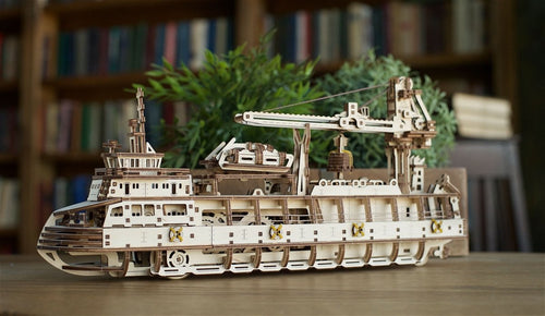 Ugears – Forschungsschiff Expeditionskreuzer | 3D Holzpuzzle - Lama Welt