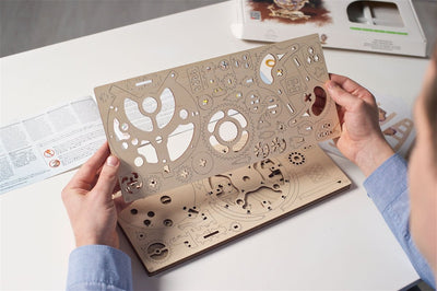 Ugears – Globus Mechanische Weltkugel | 3D Holzpuzzle - Lama Welt