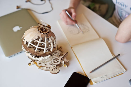 Ugears – Globus Mechanische Weltkugel | 3D Holzpuzzle - Lama Welt