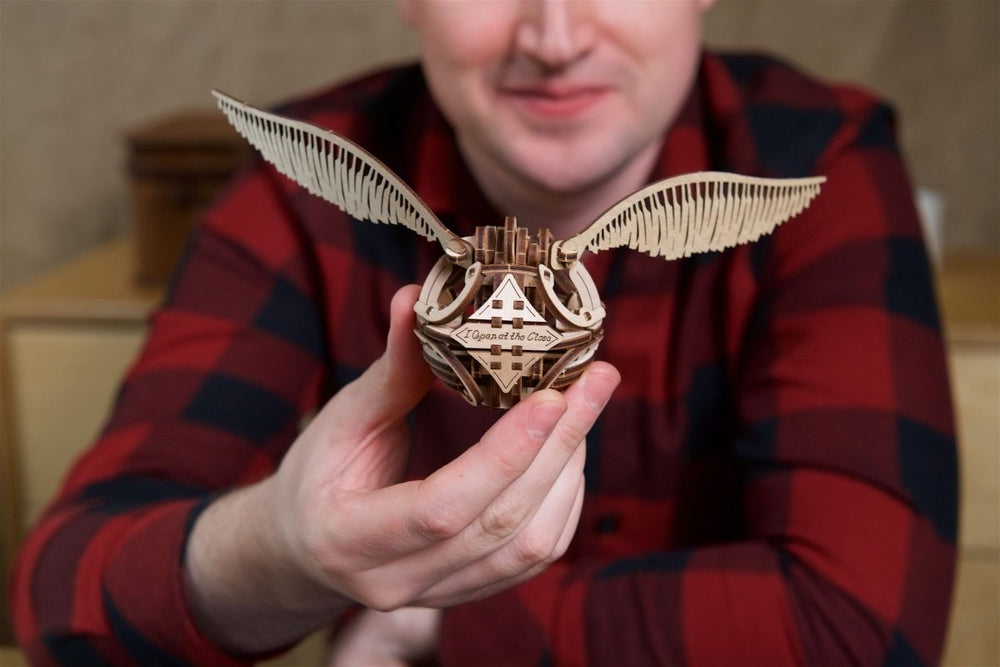 Ugears – Goldener Schnatz™ Fliegende Quidditch™ - Kugel | 3D Holzpuzzle - Lama Welt