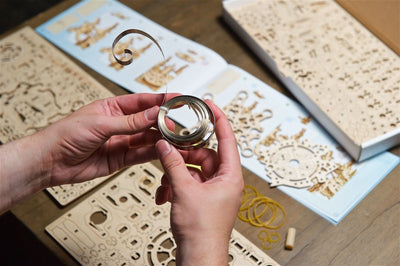 Ugears – Hexapod - Explorer Laufroboter | 3D Holzpuzzle - Lama Welt