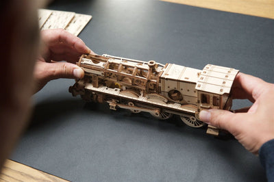 Ugears – Hogwarts™ Express Magischer Zug | 3D Holzpuzzle - Lama Welt