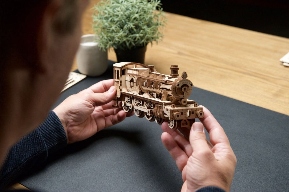 Ugears – Hogwarts™ Express Magischer Zug | 3D Holzpuzzle - Lama Welt