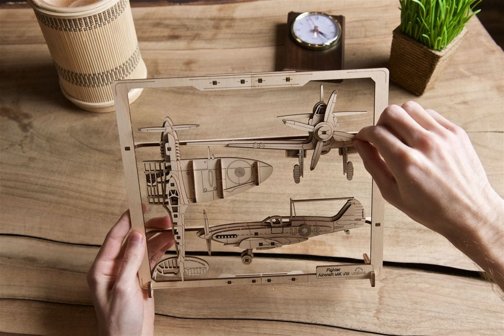 Ugears – Kampfflieger 2,5D Puzzle Jagdflugzeug | 3D Holzpuzzle - Lama Welt