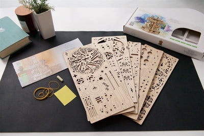 Ugears – Karussell Fahrgeschäft | 3D Holzpuzzle - Lama Welt