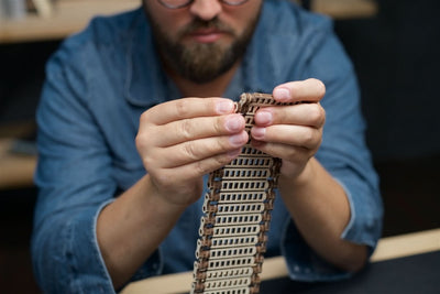 Ugears – Mechanische Celesta Musikzauberbox | 3D Holzpuzzle - Lama Welt