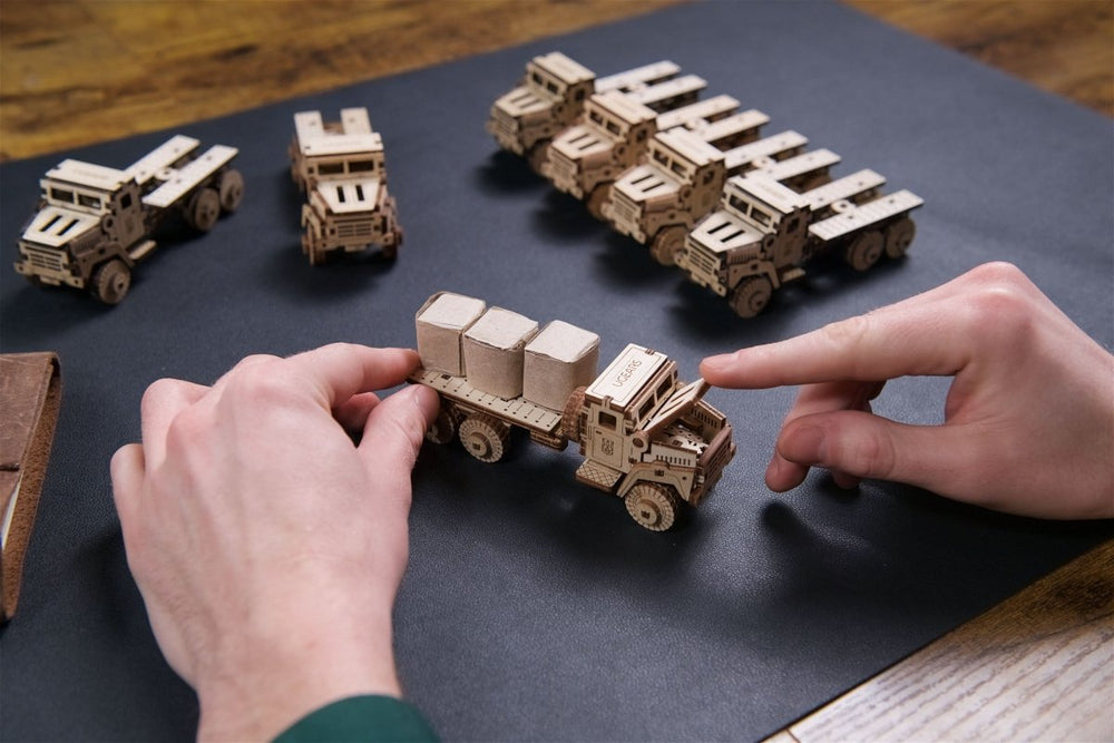 Ugears – Militärtruck Gefechtsfahrzeug | 3D Holzpuzzle - Lama Welt