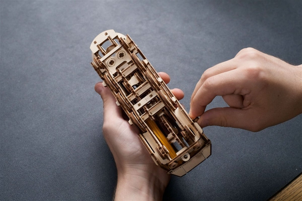 Ugears – Mini - Eisenbahn Modellzug | 3D Holzpuzzle - Lama Welt