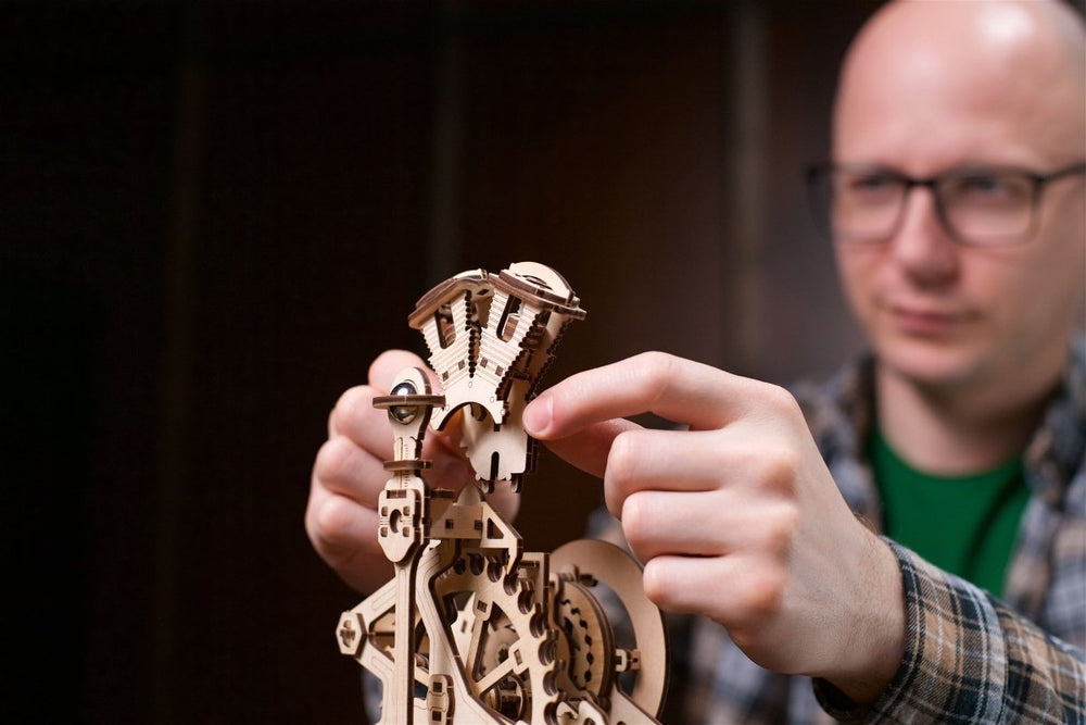Ugears – Motoren - Uhr Zahnraduhr | 3D Holzpuzzle - Lama Welt
