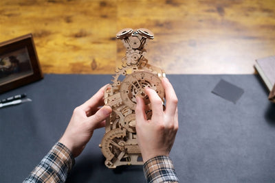 Ugears – Motoren - Uhr Zahnraduhr | 3D Holzpuzzle - Lama Welt